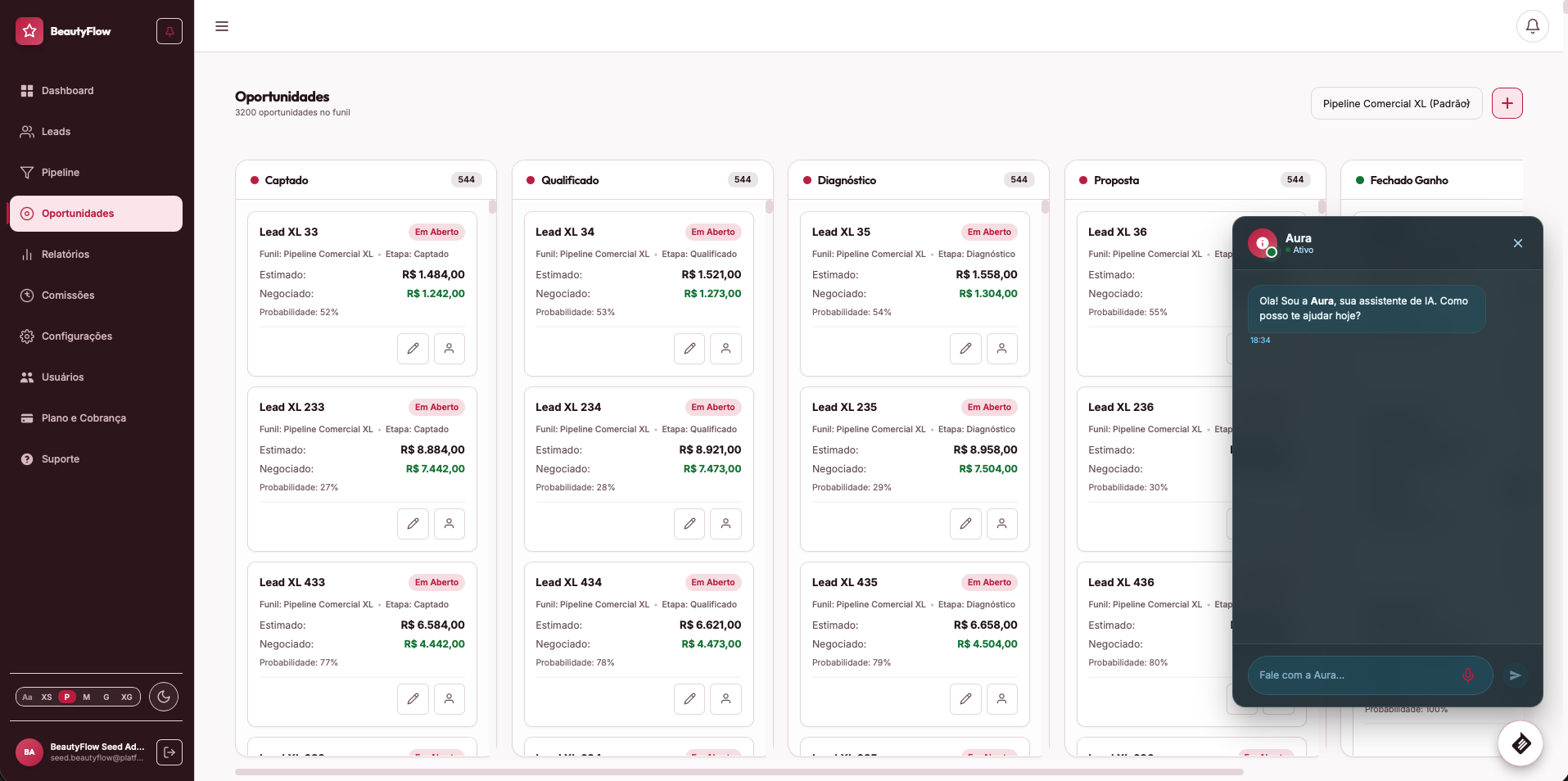 Tela da BeautyFlow exibindo o funil de oportunidades com etapas, valores estimados e a assistente Aura.